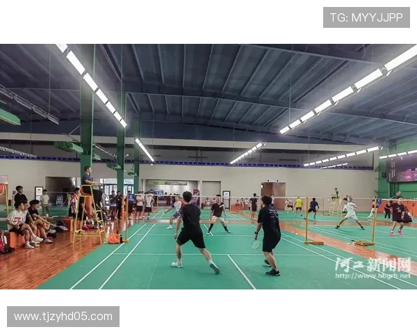 保定市清苑区举办首届 “越来越好杯” 职工羽毛球团体赛 八支队伍同场竞技展风采